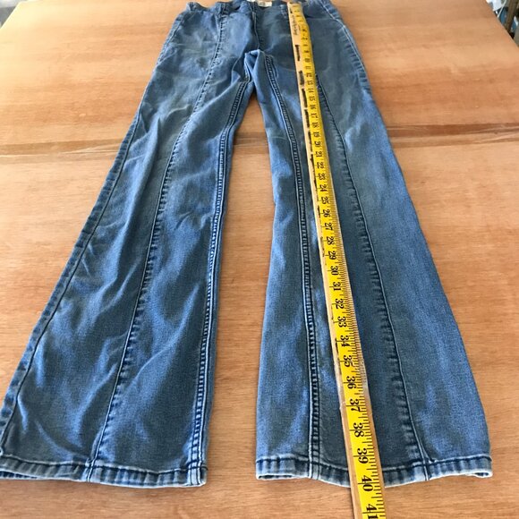 We the Free Flare Jeans Women 24 Blue Mid Rise Stretch Medium Wash Hippie 16490 - Picture 4 of 12